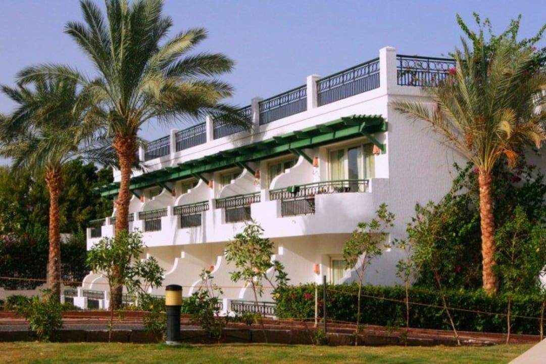 Jeden z budynków Safir Sharm Waterfalls Resort