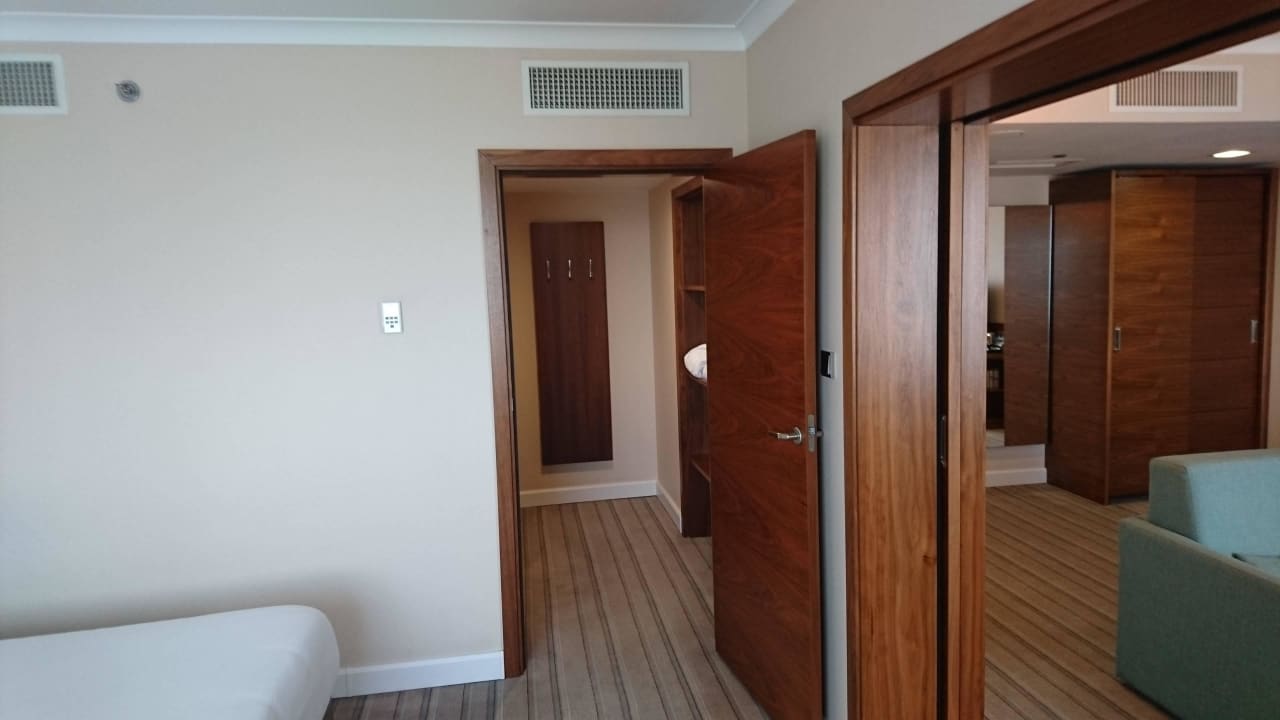 Wohnbereich/Schlafzimmer/Kleiderraum Hilton Garden Inn Kraków