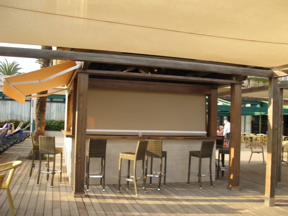 Die Poolbar Alua Illa de Menorca