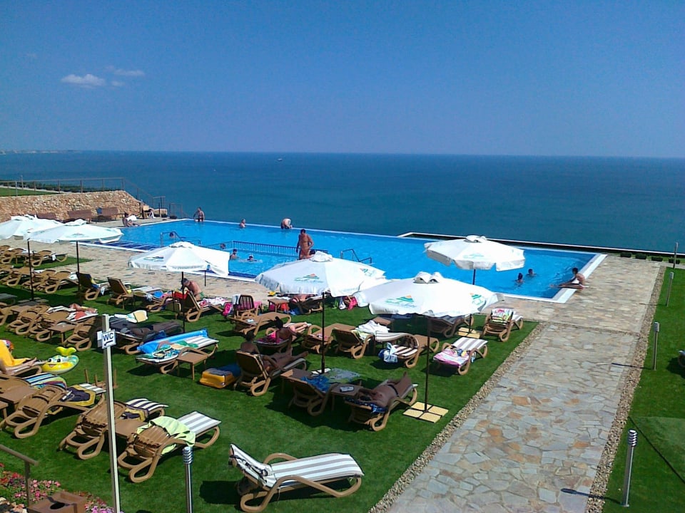 Pool with infinity effect Hotel Topola Skies Resort & Aquapark
