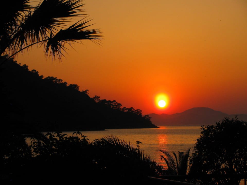 Traumhafter Sonnenuntergang Hillside Beach Club