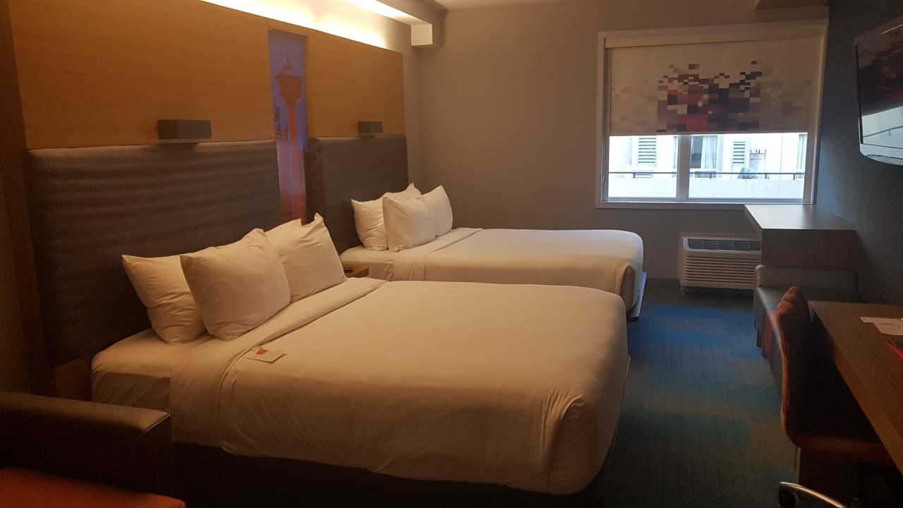 Zimmer Aloft Hotel Calgary University