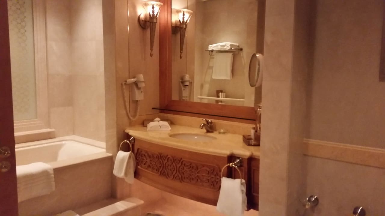 Bad  Emirates Palace Mandarin Oriental