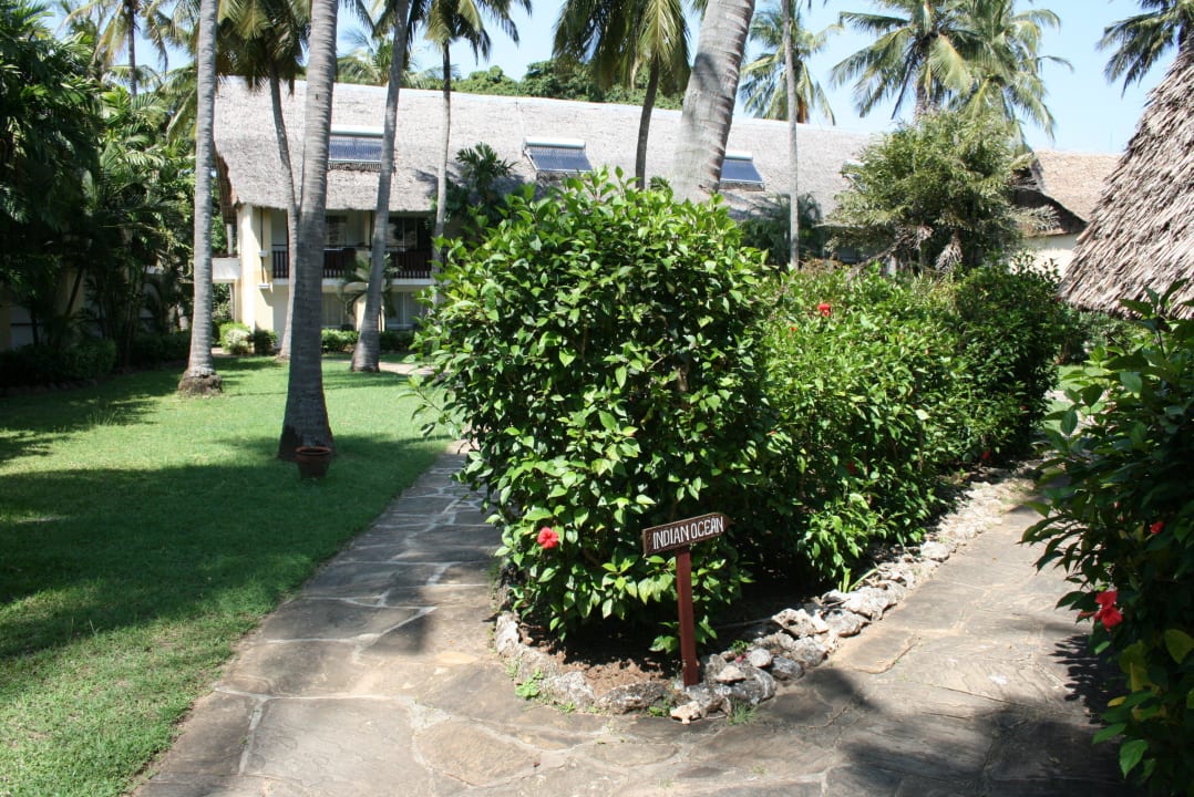 Schöne Gartenanlage Bahari Beach Hotel