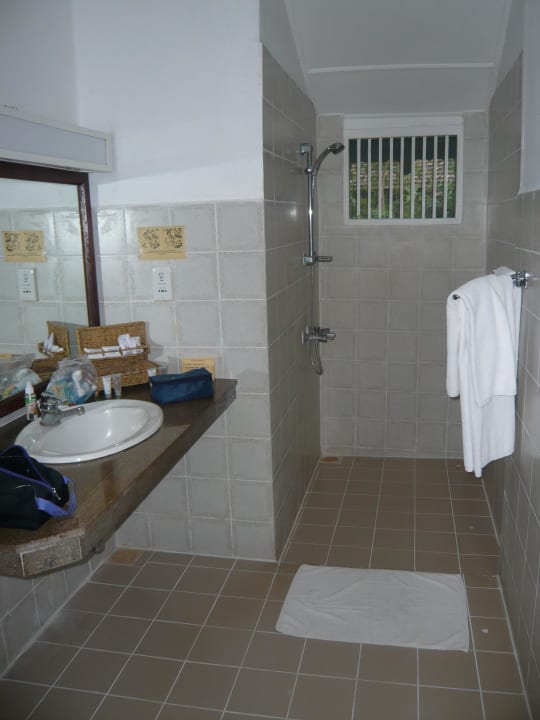 Unser Superior-Zimmer, groß und einfach schön! Sigiriya Village