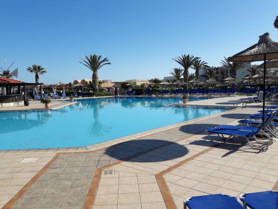 Pool Anissa Beach & Village