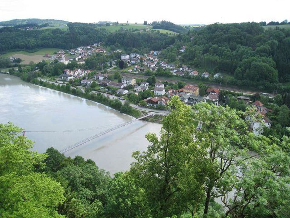 Blick auf den Inn und Österreich Hoftaferne Neuburg