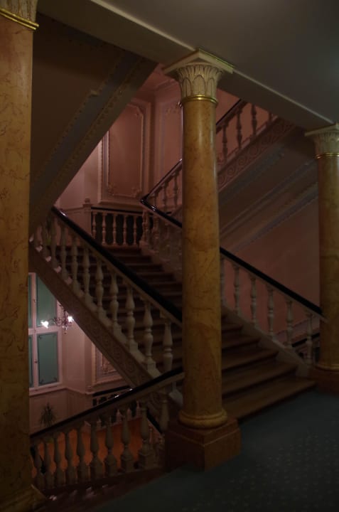 Aufgang zu den Zimmern 3 Hotel Kaiserhof Victoria