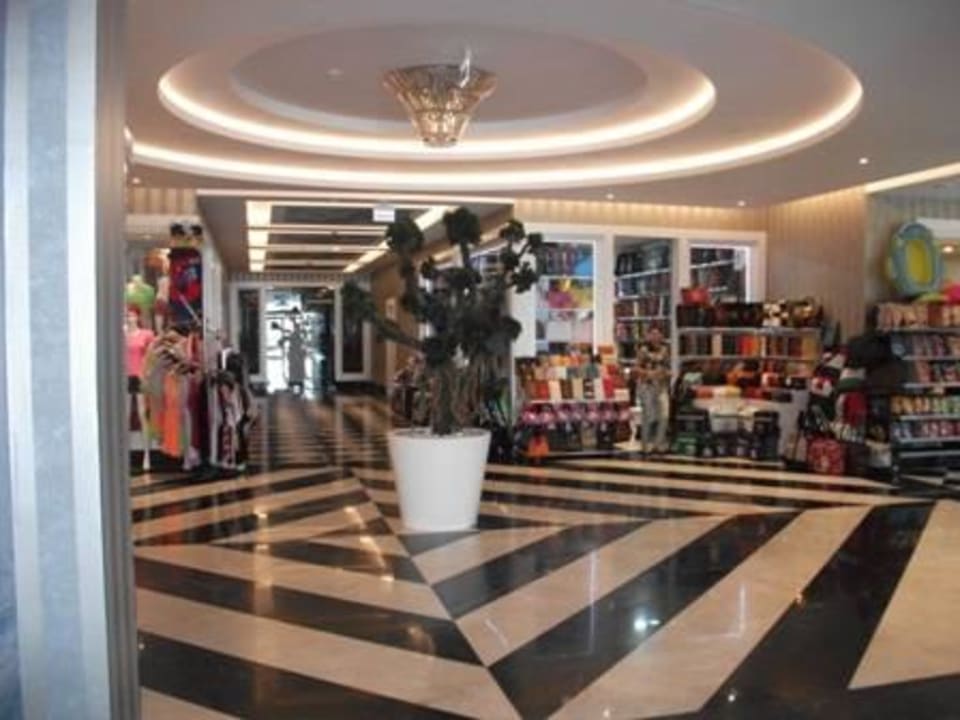 Einkaufs- Bereich Azura Deluxe Resort & Spa Hotel