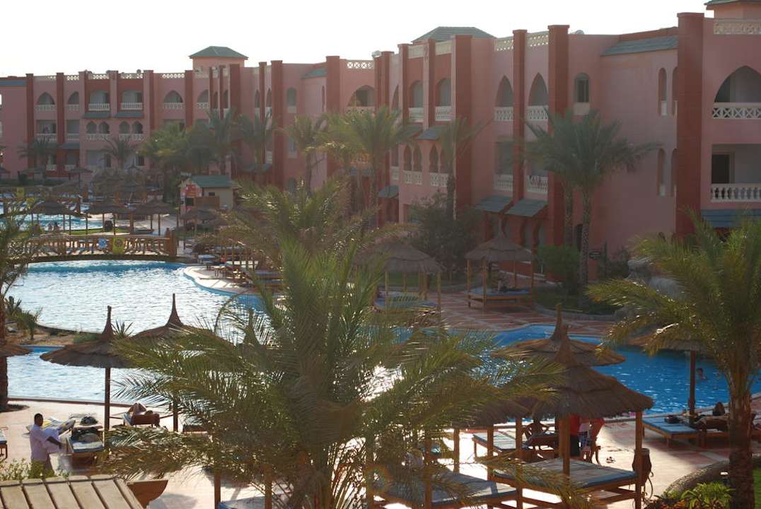 Blick über die Poolanlage Pickalbatros Aqua Vista Resort - Hurghada