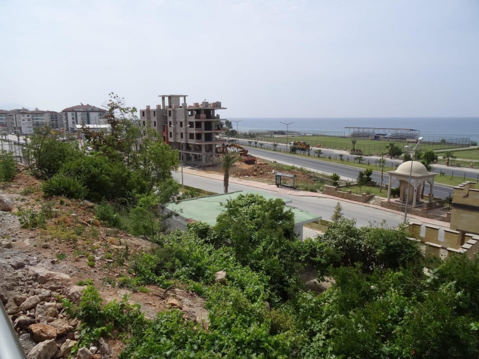 Blick auf Baustelle Straße Meer Michell Hotel & Spa