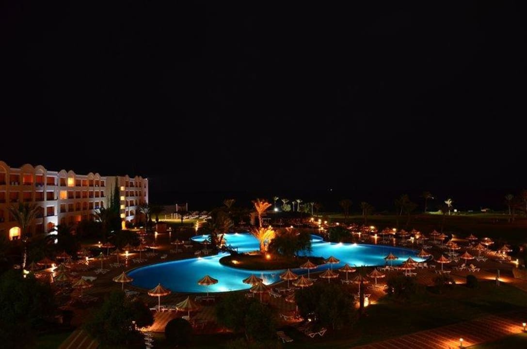 Widok nocą Nour Palace Resort & Thalasso