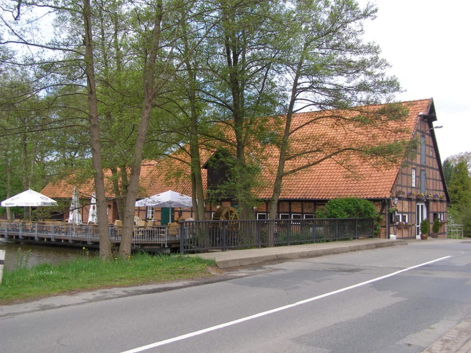 Zum Frühstück über die Landstraße Hotel Wassermühle Heiligenthal
