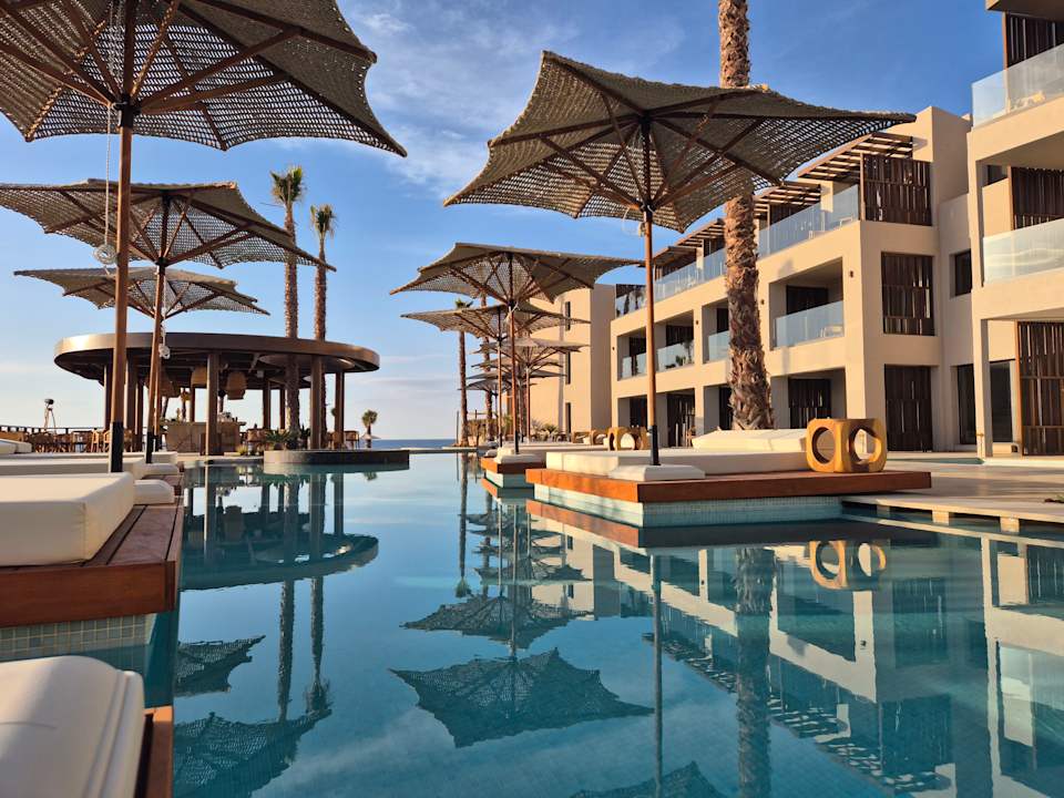 Pool Nalu Resort & SPA