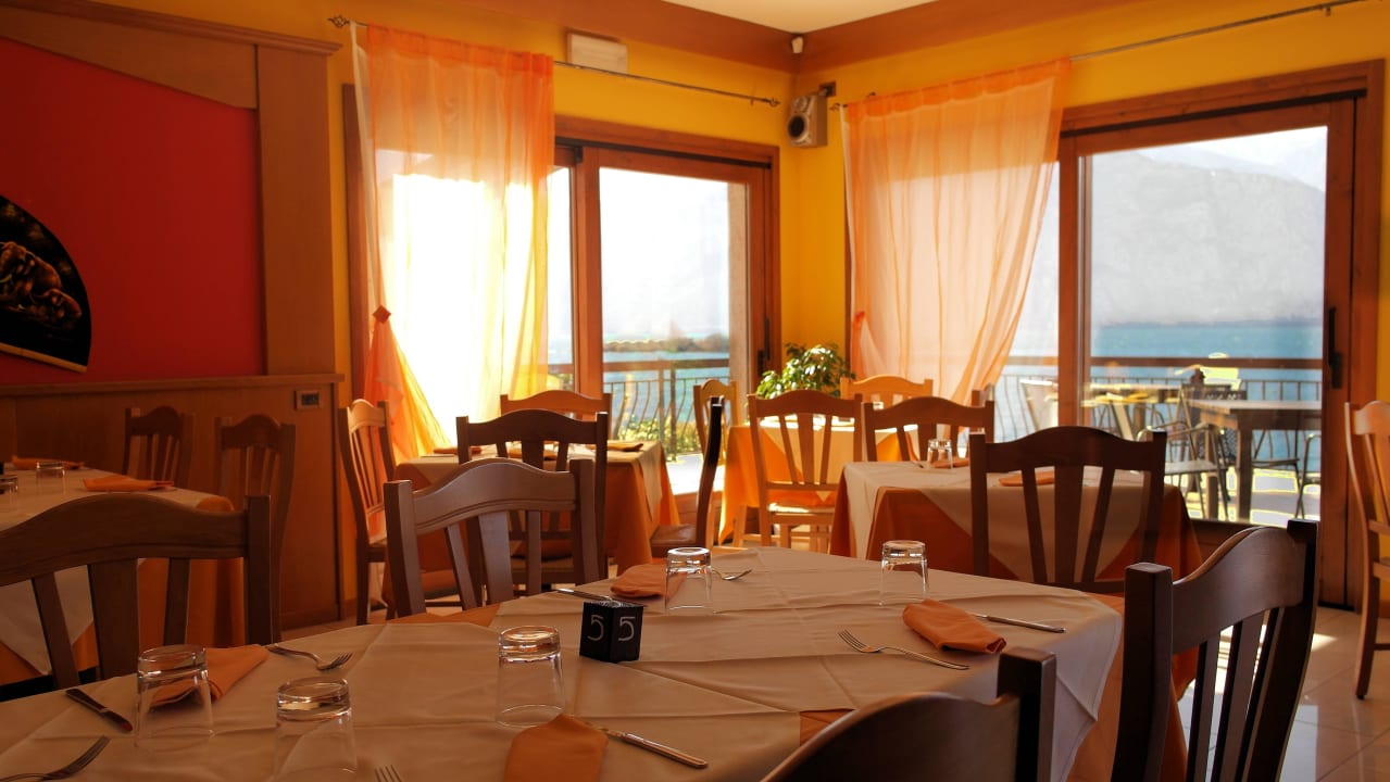 Sala interna ristorante e pizzeria B&B Locanda Bellavista