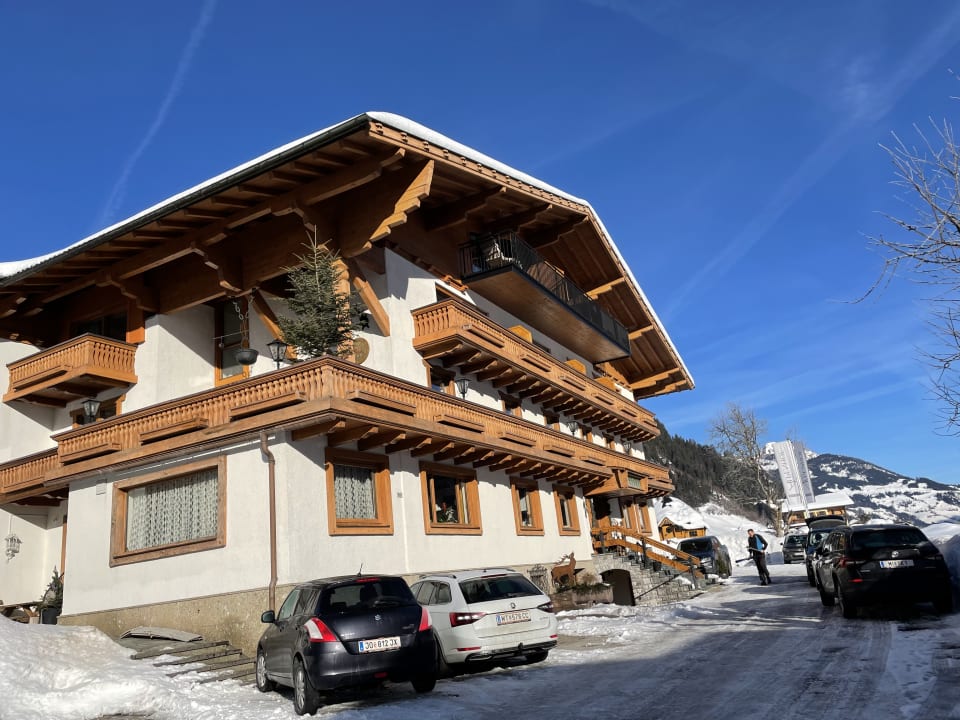 Außenansicht Hotel DerAlpenhof