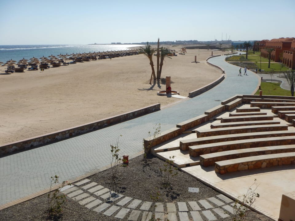 Strand von der Restaurantterrasse Novotel Marsa Alam Beach Resort