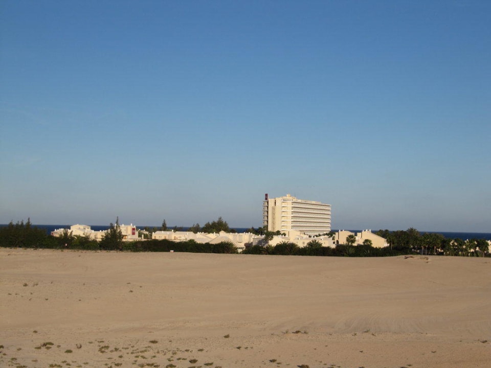 Hotelanlage - Sicht von Dünen Hotel Riu Oliva Beach Resort