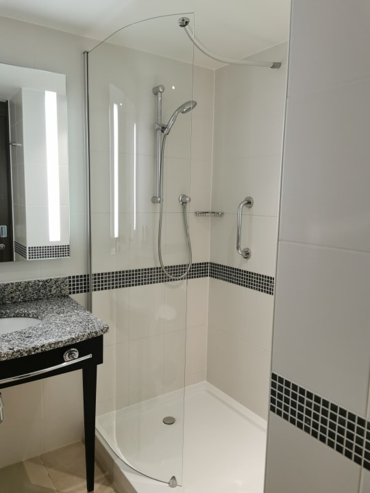 Zimmer Hampton by Hilton London Waterloo