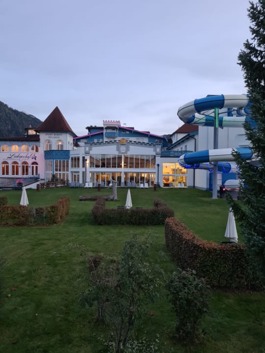 Außenansicht Schlosshotel Lacknerhof