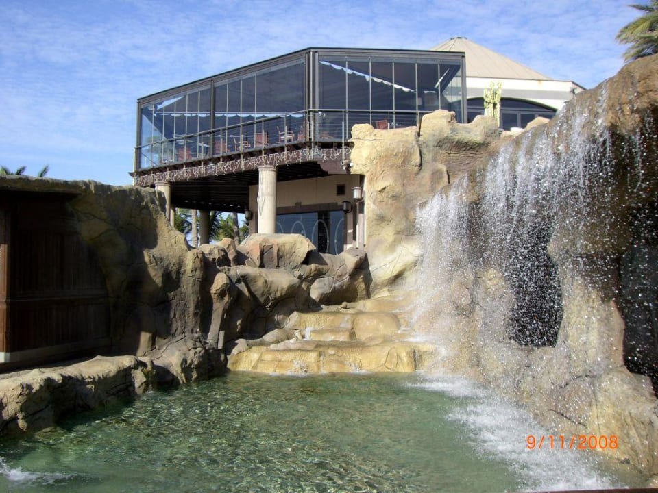 Wasserfall auf die Promenade Lopesan Costa Meloneras, Resort & Spa