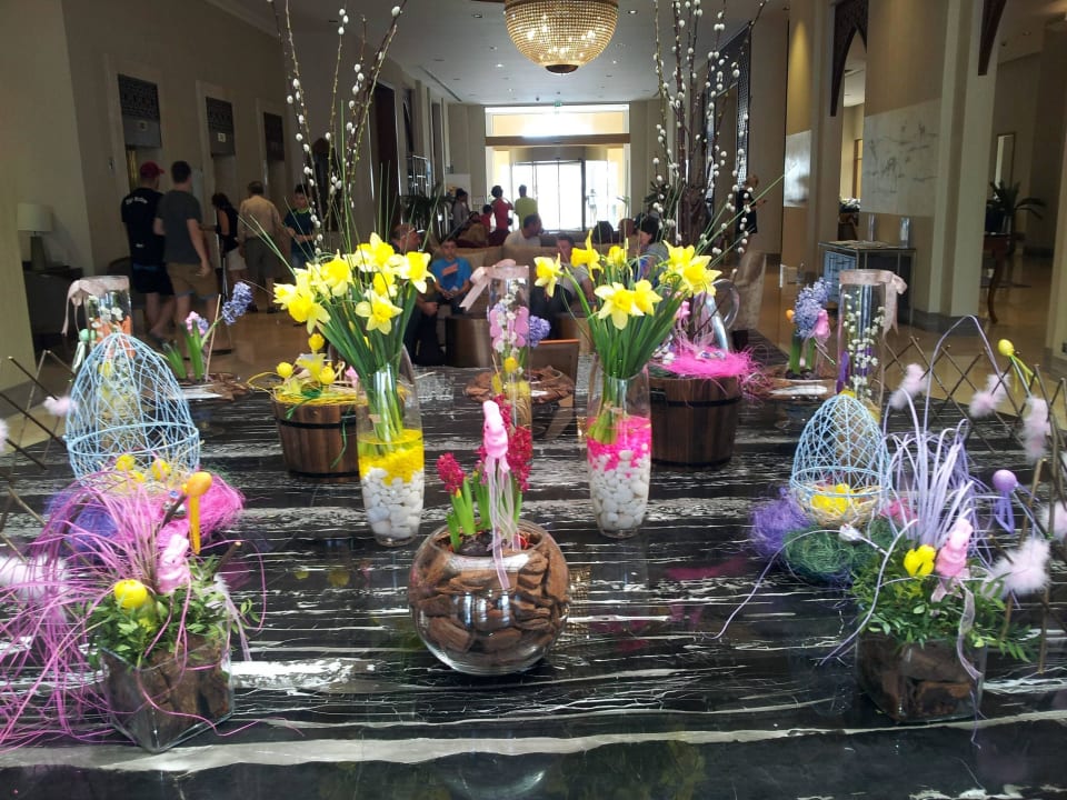 Schön geschmückt für Ostern DoubleTree by Hilton Resort & Spa Marjan Island