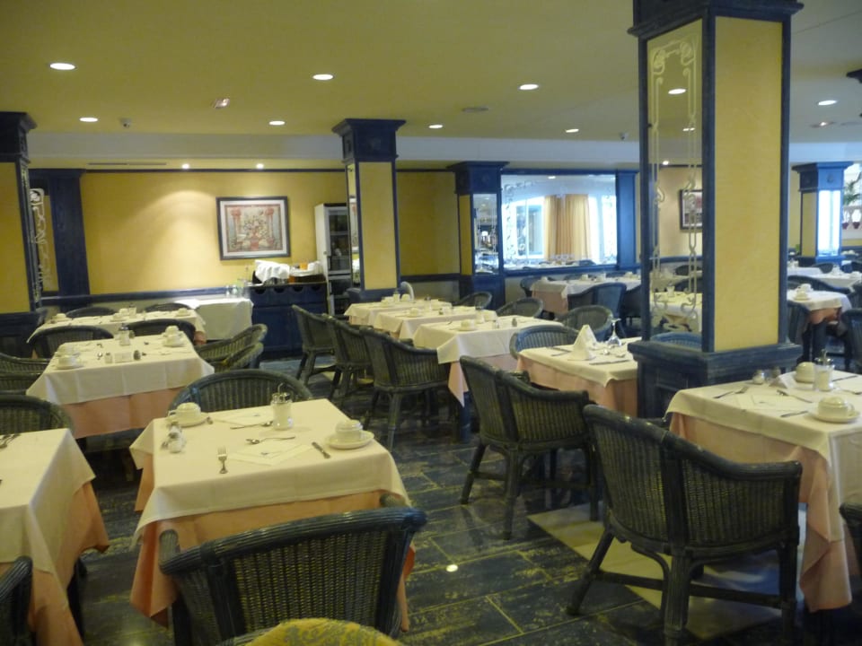 Tisch im Speiseraum Grupotel Los Principes & Spa