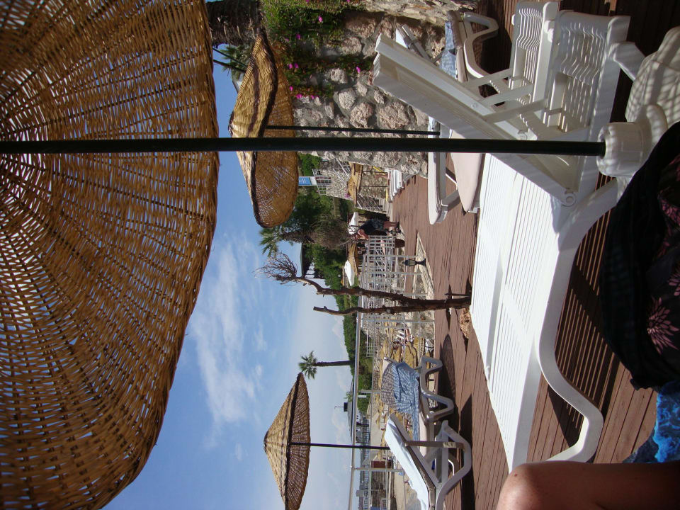 Liegebereich am Privatstrand Anadolu Hotels Didim Club