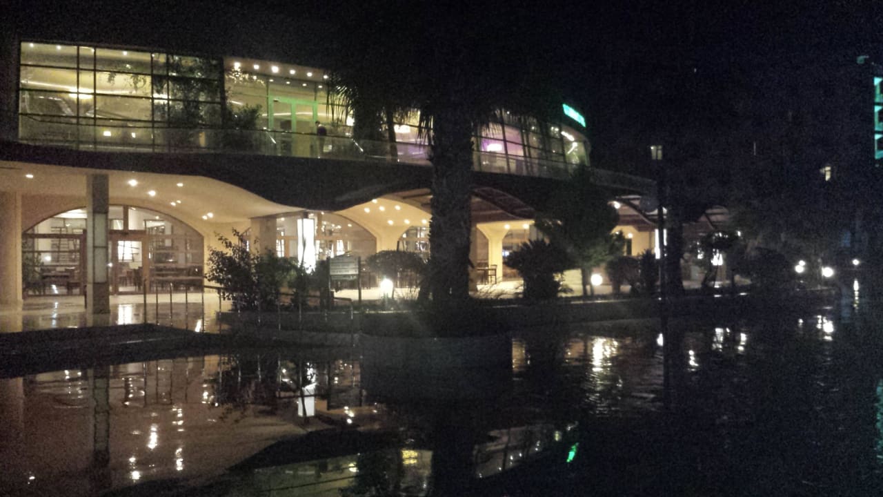 Wenn es dunkel ist VONRESORT Golden Coast