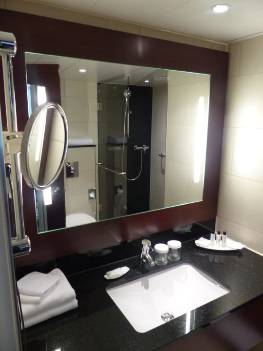 Ansprechendes Bad Zürich Marriott Hotel