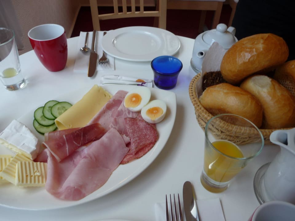 Serviertes Frühstück für 2 Personen Hotel Garni Am Mühlenteich