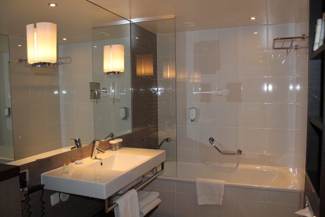 Bad - Badewanne Mövenpick Hotel Amsterdam City Centre