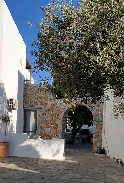 Gartenanlage Amnissos Residence