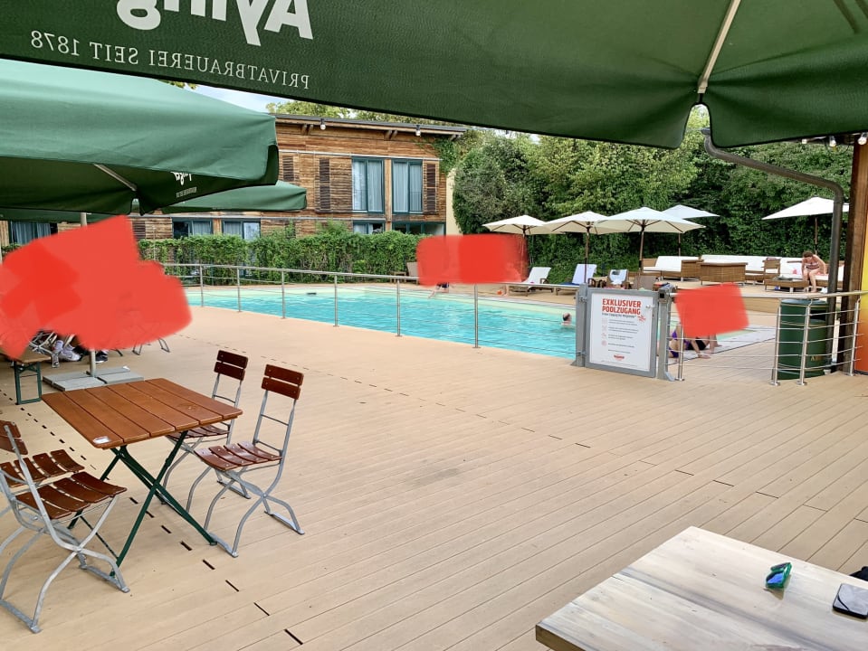 Pool SportScheck Hotel