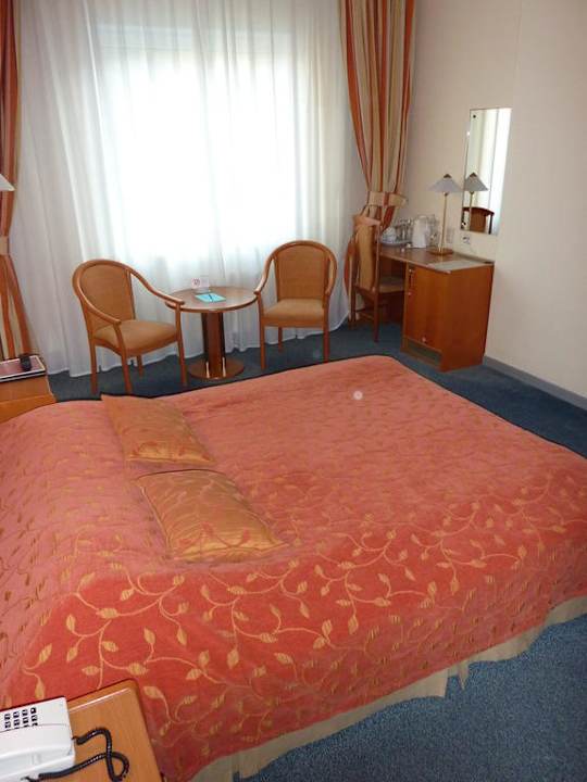 Hotelzimmer Hotel Proton
