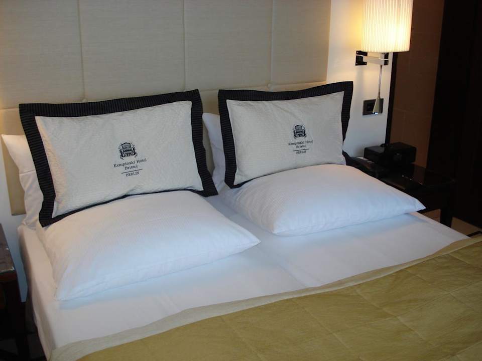 Kissen Hotel Bristol Berlin