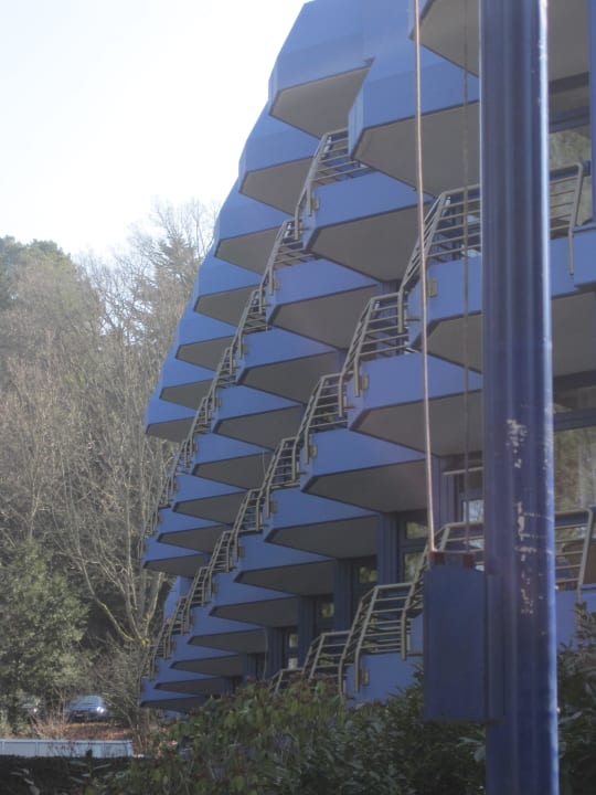 Das blaue Gebäude - Geschmackssache! Fini-Resort Badenweiler