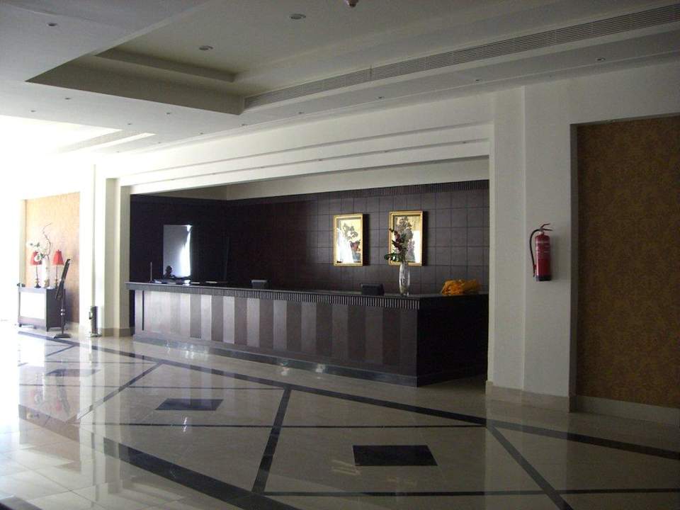 Rezeption Pyramisa Sunset Pearl Resort