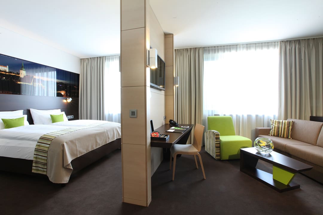Junior Suite  Lindner Hotel Bratislava, part of JdV by Hyatt