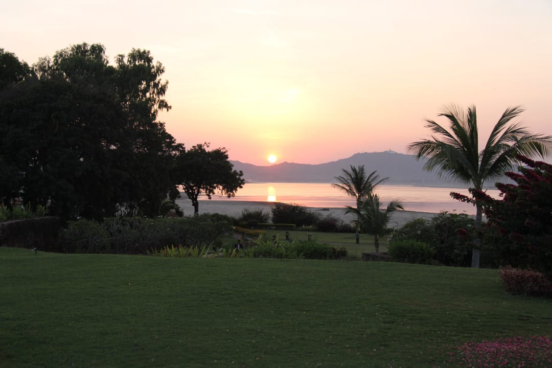 Sonnenuntergang Bagan Thiripyitsaya Sanctuary Resort