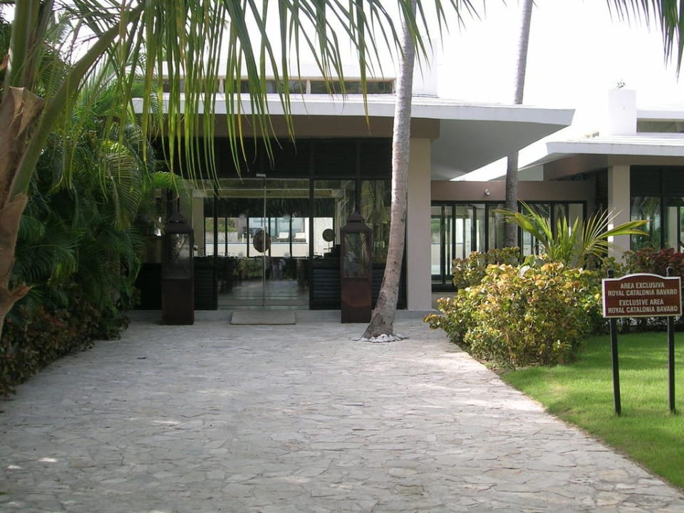 Eingang zum CataTapa Restaurant Catalonia Royal Bavaro - Adults only