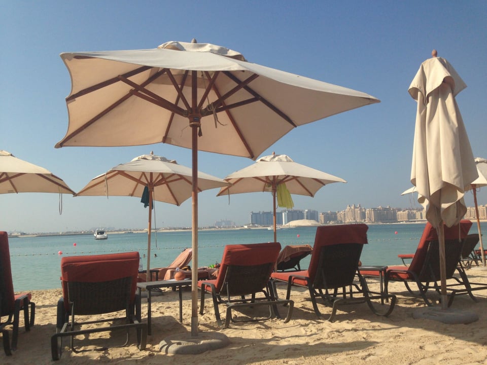 Strandreihe The Westin Dubai Mina Seyahi Beach Resort & Marina