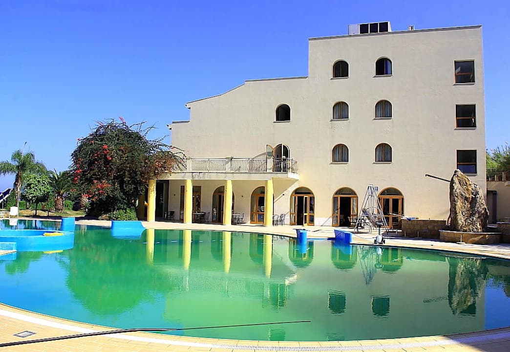 19 Grand Hotel Esperia