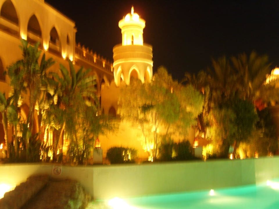 Poollandschaft bei Nacht Makadi Palace