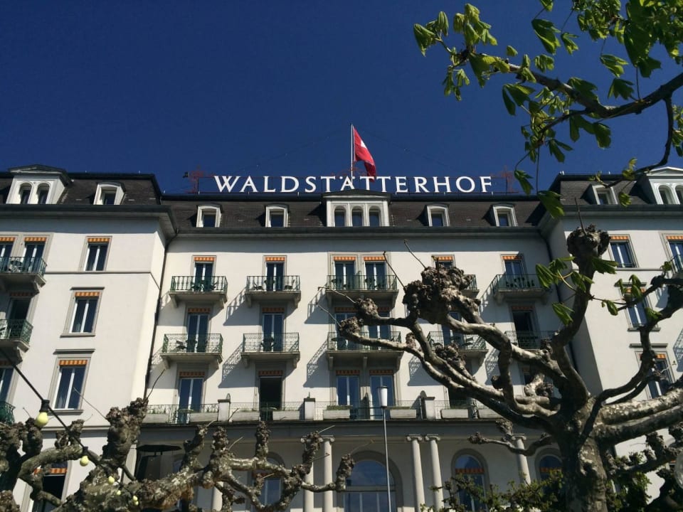 Hotel von außen Seehotel Waldstätterhof Swiss Quality