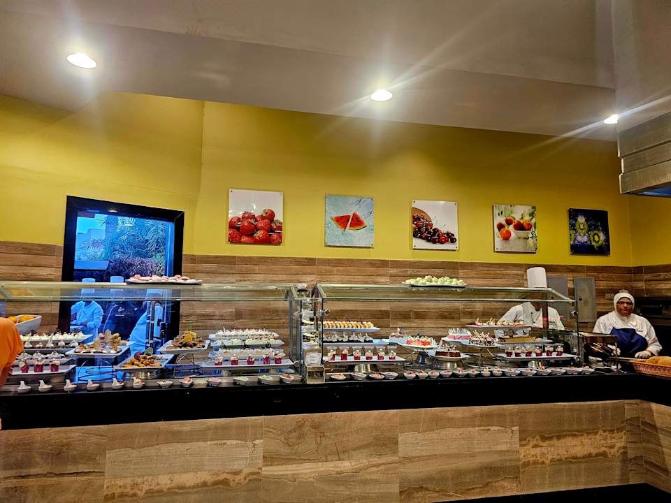 Gastro Lotus Bay Beach Resort