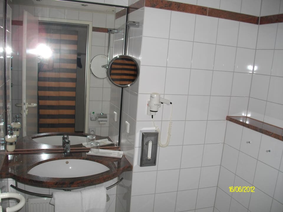 Bad Lindner Hotel Leverkusen BayArena, part of JdV by Hyatt