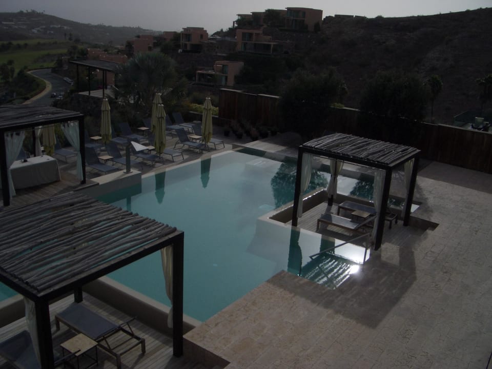 Pool des Wellnessbereiches Salobre Hotel Resort & Serenity