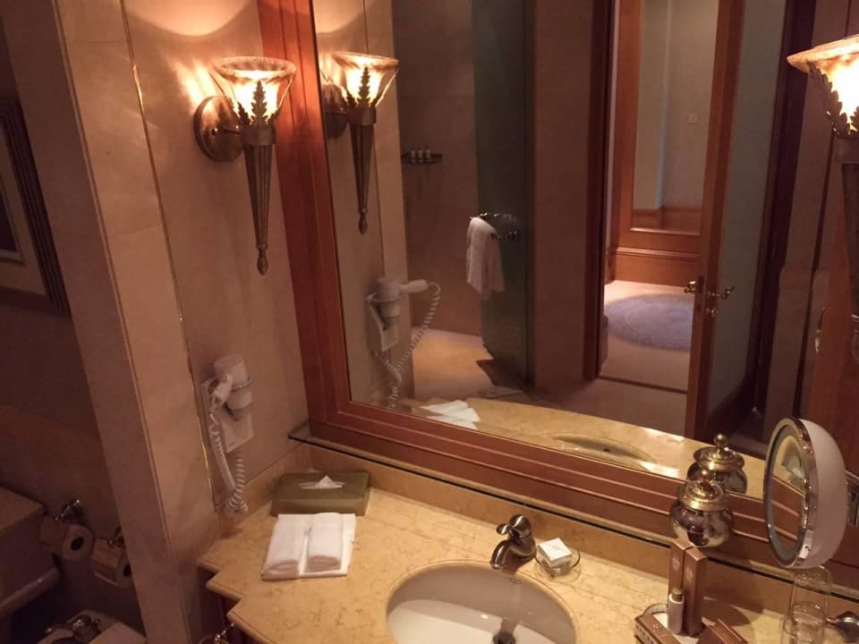 Geräumiges Bad Emirates Palace Mandarin Oriental