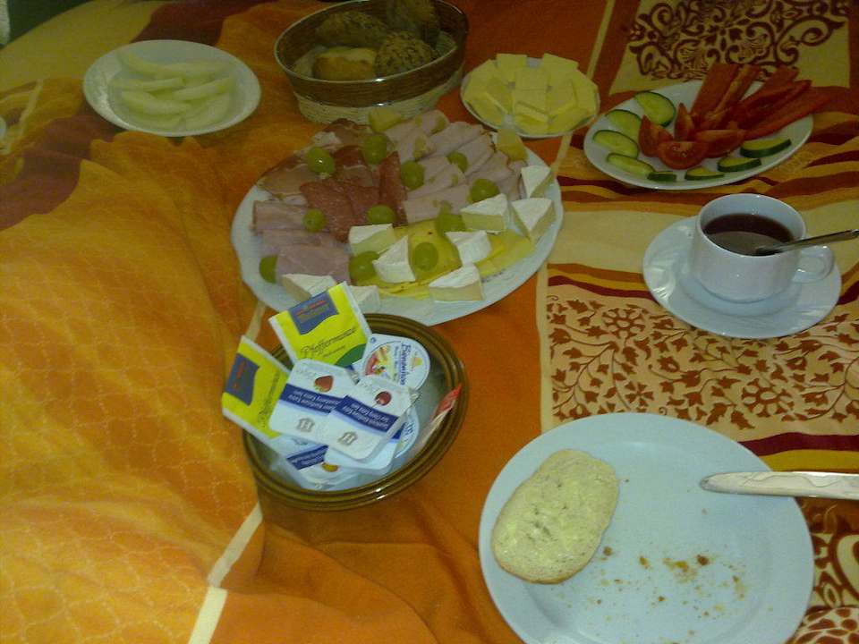 Langschläferfrühstück auf dem Zimmer Hotel Sonnenberg Schloesschen